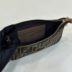Miglior Prezzo Fendi Baguette Pouch 8BS073 Borsa Caffè Replica