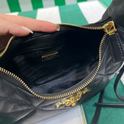 Sito Replica Imitazione Mini borsa Prada in pelle nappa con impunture 1BA384 Nera imitazioni Miglior Prezzo Imitazione Mini borsa Prada in pelle nappa con impunture 1BA384 Nera Replica