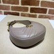 Mini borsa a forma di mezzaluna Gucci GG Marmont 699514 Rosa