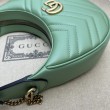 Mini borsa Gucci GG Marmont a forma di mezza luna 699514 Verde