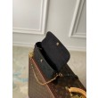 Pari all'originale replica Portafoglio LV con catena Ivy M82210 Nero