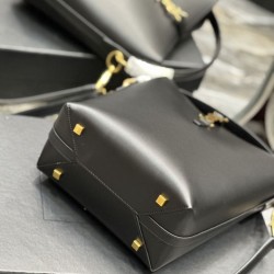 Sito Replica Imitazione Borsa a secchiello YSL Saint Laurent Le 5 A 7 Nera imitazioni Miglior Prezzo Imitazione Borsa a secchiello YSL Saint Laurent Le 5 A 7 Nera Replica