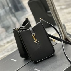 Sito Replica YSL Saint Laurent Le 5 A 7 Mini verticale in pelle conciata al vegetale nera imitazioni Miglior Prezzo YSL Saint Laurent Le 5 A 7 Mini verticale in pelle conciata al vegetale nera Replica