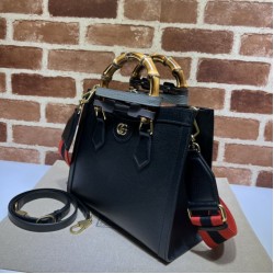 Sito Replica Borsa tote piccola Gucci Diana 702721 Nera imitazioni Miglior Prezzo Borsa tote piccola Gucci Diana 702721 Nera Replica