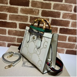 Sito Replica Imitazione Borse Firmate tote piccola Gucci Diana 702721 Bianca imitazioni Miglior Prezzo Imitazione Borse Firmate Replica tote piccola Gucci Diana 702721 Bianca