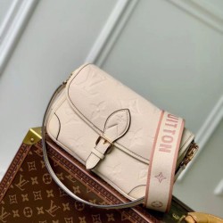 Miglior Prezzo Borsa Louis Vuitton Diane M46388 Bianca Replica
