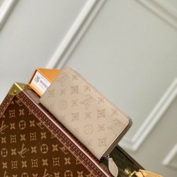 Sito Replica Portafoglio Louis Vuitton Zippy Mahina M69821 Grigio imitazioni Miglior Prezzo Portafoglio Louis Vuitton Zippy Mahina M69821 Grigio Replica