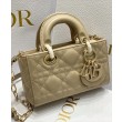 Bora Pari all'originale replica Christian Dior Micro Lady d-Joy Latte Patent Cannage Vitello Albicocca