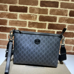 Borsa Messenger Gucci con Interlocking G ‎726833 Nera