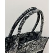Christian Dior Medium Dior Book Tote Borse Imitazioni con motivo Plan de Paris ricamato nera