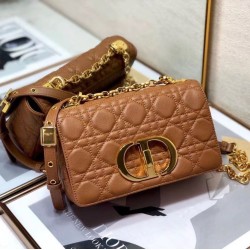 Sito Replica Christian Dior Piccola Borsa Caro Cannage Pelle Di Vitello Marrone imitazioni Miglior Prezzo Christian Dior Piccola Borsa Caro Cannage Pelle Di Vitello Marrone Replica