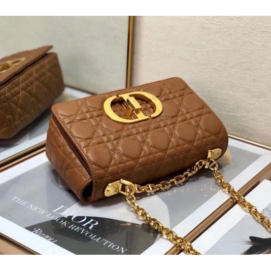 Sito Replica Christian Dior Piccola Borsa Caro Cannage Pelle Di Vitello Marrone imitazioni Miglior Prezzo Christian Dior Piccola Borsa Caro Cannage Pelle Di Vitello Marrone Replica