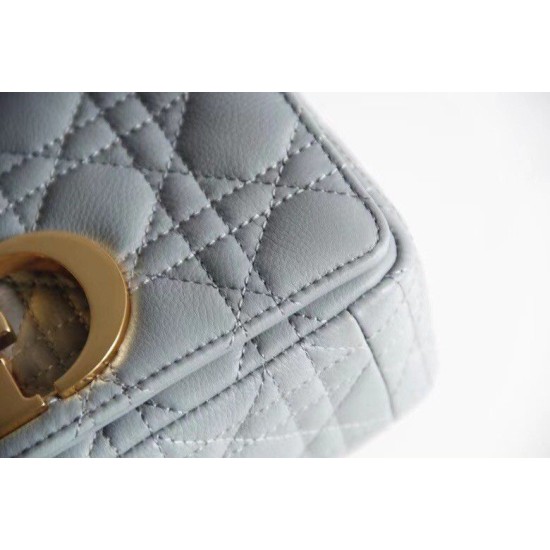 Sito Replica Borsa Caro piccola Christian Dior Cannage in pelle di vitello blu nuvola imitazioni Miglior Prezzo Borsa Caro piccola Christian Dior Cannage in pelle di vitello blu nuvola Replica