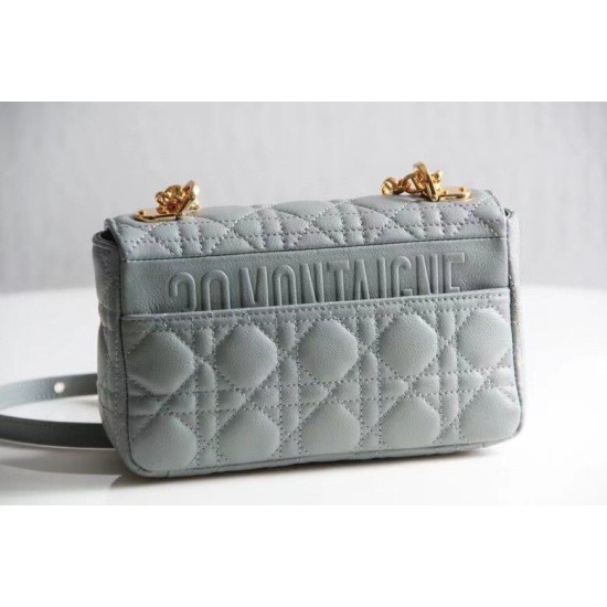 Sito Replica Borsa Caro piccola Christian Dior Cannage in pelle di vitello blu nuvola imitazioni Miglior Prezzo Borsa Caro piccola Christian Dior Cannage in pelle di vitello blu nuvola Replica