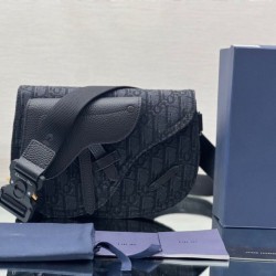 Sito Replica Christian Dior Saddle Men Pouch Dior Oblique Jacquard nero imitazioni Miglior Prezzo Christian Dior Saddle Men Pouch Dior Oblique Jacquard nero Replica