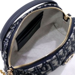 Sito Replica Borsa Christian Dior Mini 30 Montaigne D-Cosy blu scuro imitazioni Miglior Prezzo Borsa Christian Dior Mini 30 Montaigne D-Cosy blu scuro Replica