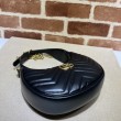 Mini borsa a forma di mezzaluna Gucci GG Marmont 699514 nera
