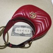 Mini borsa a forma di mezzaluna Gucci GG Marmont 699514 rossa