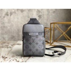 Borsa a tracolla da esterno LV Taiga M30833