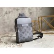 Borsa a tracolla da esterno LV Taiga M30833