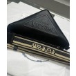 Bora Pari all'originale replica Triangolo Prada Saffiano Nera