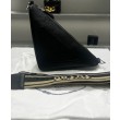 Bora Pari all'originale replica Triangolo Prada Saffiano Nera