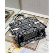 Christian Dior Imitazioni borse griffate piccola Dior Book Tote blu scuro