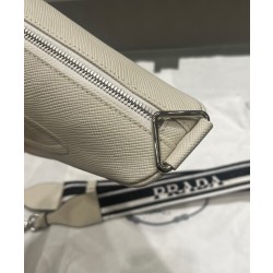 Imitazione Qualità superiore replica Triangolo Prada Saffiano Crema