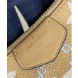 LV Easy Pouch On Strap M81137 Albicocca