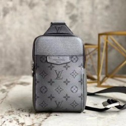 Borsa a tracolla da esterno Louis Vuitton Taiga M30833 Borsa a tracolla da esterno Louis Vuitton Taiga M30833
