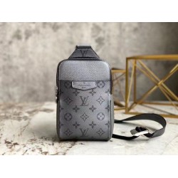 Borsa a tracolla da esterno Louis Vuitton Taiga M30833