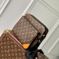 Sito Replica Borsa da uomo Louis Vuitton Trio Messenger M46694 Monogram Macassar imitazioni Miglior Prezzo Borsa da uomo Louis Vuitton Trio Messenger M46694 Monogram Macassar Replica