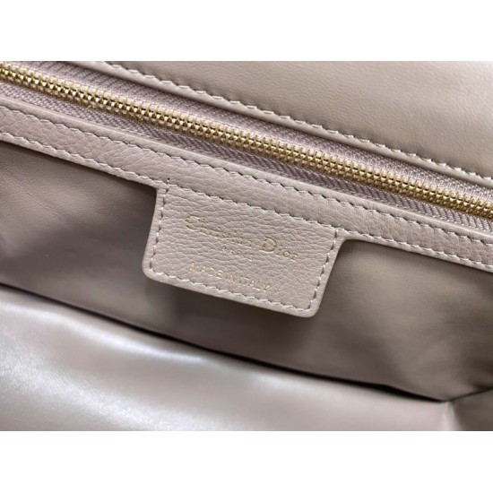 Sito Replica Christian Dior Qualità superiore replica Dior Caro media in pelle di vitello Cannage grigia imitazioni Miglior Prezzo Christian Dior Qualità superiore replica Dior Caro media in pelle di vitello Cannage grigia Replica