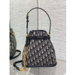 Borse Replica a secchiello media Dior C'est Jacquard obliquo blu