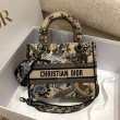 Borsa Dior Medium Lady D-Lite con ricamo Jardin d'Hiver beige