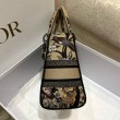 Borsa Dior Medium Lady D-Lite con ricamo Jardin d'Hiver beige