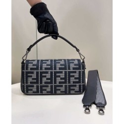 Borsa Fendi Baguette 8BR600 in lana pied de poule con ricamo FF Grigio