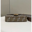 Borsa Fendi Baguette 8BR600 in lana pied de poule con ricamo FF Marrone