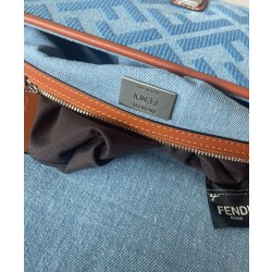 Borse Firmate Replica Fendi Baguette Media 8BR600 denim con motivo FF ricamato tono su tono Blu