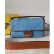 Borse Firmate Replica Fendi Baguette Media 8BR600 denim con motivo FF ricamato tono su tono Blu