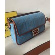 Borse Firmate Replica Fendi Baguette Media 8BR600 denim con motivo FF ricamato tono su tono Blu