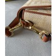 Borsa Fendi Baguette Media 8BR600 denim con motivo FF ricamato tono su tono Caffè