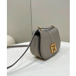 Borse Imitazioni Fendi C'mon Small/Medium Satchel con curvatura 8BS082 Grigia Borse Imitazioni Fendi C'mon Small/Medium Satchel con curvatura 8BS082 Grigia