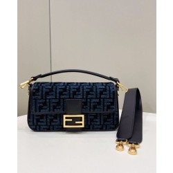 Bora Pari all'originale replica in tessuto arazzo Fendi 8BR600 Baguette Chain Midi FF Blu Navy