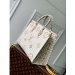 Borsa LV OnTheGo MM M22975 Beige