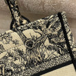 Qualità superiore replica tote Dior piccola a libro Toile de Jouy ricamata Marrone Qualità superiore replica tote Dior piccola a libro Toile de Jouy ricamata Marrone