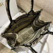 Qualità superiore replica tote Dior piccola a libro Toile de Jouy ricamata Marrone Qualità superiore replica tote Dior piccola a libro Toile de Jouy ricamata Marrone