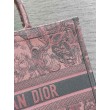 Borsa tote grande per libri Dior Toile de Jouy Sauvage ricamo rosa / grigio