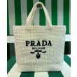 Borsa tote Prada all'uncinetto 1BG392 Crema