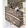 Christian Dior Borsa tote grande Dior Book color albicocca
